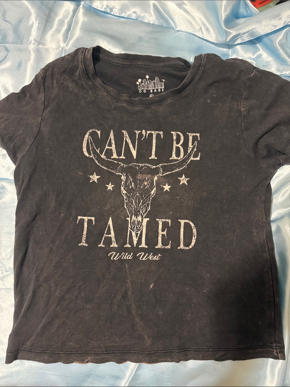 CAN'T BE TAMED Graphic Tee - Black